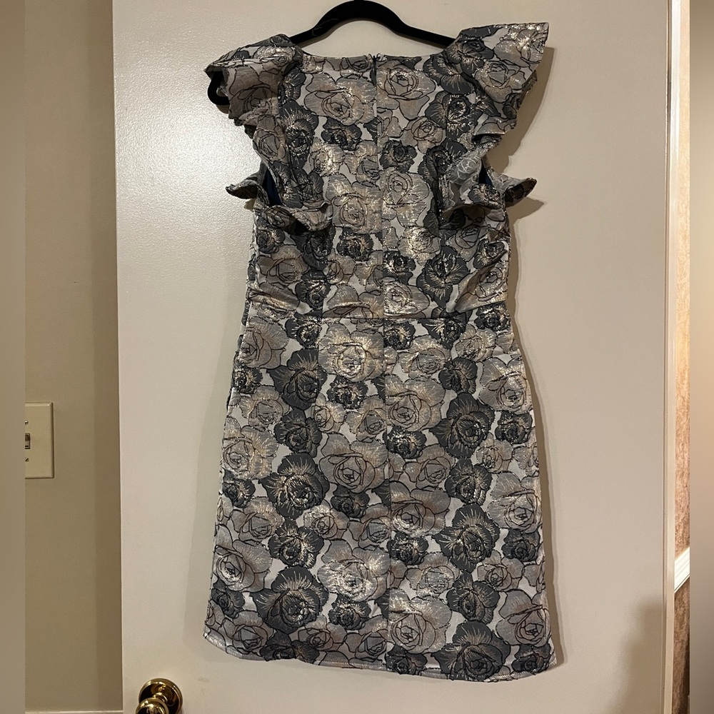 TCEC FLOWER DRESS - Picture 2 of 3